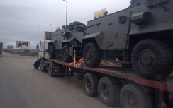 Anh cấp xe bọc thép, Nga đưa hàng viện trợ tới Ukraine