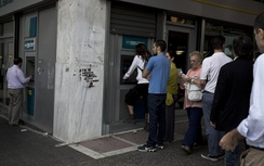 Khu vực đồng tiền chung châu Âu tìm cách giữ chân Hy Lạp