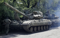 Ukraine: Phe ly khai đơn phương rút vũ khí cỡ nòng dưới 100mm