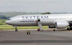 Bom trên máy bay Pháp đã bật hẹn giờ, hai hành khách bị bắt