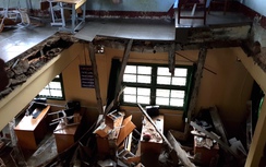 Lâm Đồng: Sập sàn lớp học, 11 học sinh nhập viện cấp cứu