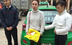 CSGT Bắc Giang bắt nhóm nữ quái đi taxi, giấu ma túy