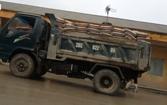 Tận thấy Công ty xi măng Trung Sơn "tiếp tay" xe chở quá tải