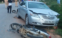 Lạng Sơn: Camry lấn làn đâm xe máy, 2 người thương vong