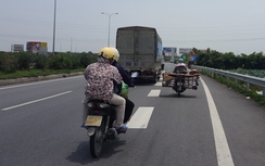 Vắng CSGT, xe máy lũ lượt chạy trên cao tốc Bắc Giang