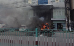 Ôtô bốc cháy trước trụ sở công an Quảng Ninh: Do hút thuốc lá