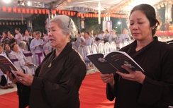 Phật tử cầu siêu cho nạn nhân TNGT trước thềm Đại lễ