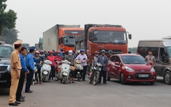 Bắc Giang: Hàng trăm lái xe xuống đường tưởng niệm nạn nhân TNGT