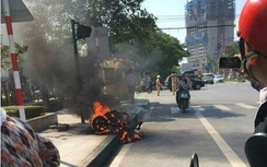 Hà Nam: Bị CSGT xử phạt, nam thanh niên châm lửa đốt xe