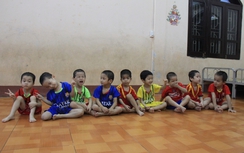 8 bé trai bị bán sang Trung Quốc đã có bố mẹ nuôi