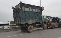 Xe tải cơi nới 4 tầng thùng, lắp 2 biển số ở Quảng Ninh