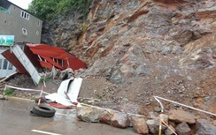 Lũ tràn khiến QL6 đoạn qua thị trấn Mộc Châu ngập lụt