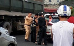 Khởi tố nhóm thanh niên "ngáo đá", đâm hỏng xe CSGT