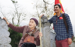 Cụ bà 94 tuổi dành cả “tuổi thanh xuân" leo non thiêng Yên Tử