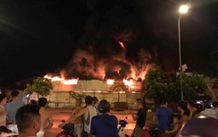 Nóng: Cháy dữ dội tại chợ Gạo, tiểu thương nháo nhác tháo chạy