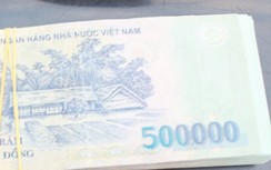 CSGT Bắc Giang tìm chủ nhân cọc tiền 50 triệu đồng rơi trên đường