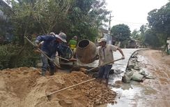 Doanh nghiệp chi 300 triệu đồng đổ bê tông giúp dân ngày Tết