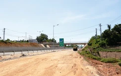 Cao tốc Đà Nẵng-Quảng Ngãi: Ngổn ngang nút giao Túy Loan vì vướng GPMB