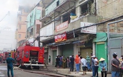 TP.HCM: Cháy nhà 5 tầng gần chợ hóa chất Kim Biên