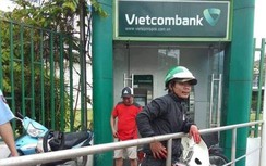 Khởi tố kẻ bôi ớt vào mặt người dân, cướp tiền tại ATM