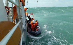 Đang tìm kiếm 3 thuyền viên mất tích ngoài khơi Vũng Tàu