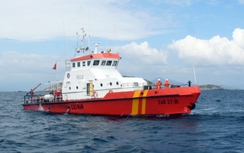 Cứu tàu cá Bình Định cùng 8 thuyền viên gặp nạn trên biển
