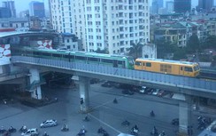 Ngỡ ngàng ngắm tàu đường sắt Cát Linh - Hà Đông chạy trên cao