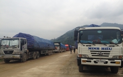 Hà Tĩnh phát hiện tiếp 45 xe siêu khủng chở gỗ từ Lào