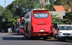 Chủ tịch tỉnh yêu cầu xử nghiêm "bát nháo xe khách Huế - Lào"