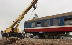 Vụ lật tàu tại Huế: Đưa thêm 2 toa xe về ga Thừa Lưu