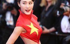 Ăn mặc phản cảm, diễn viên Trung Quốc cúi đầu xin lỗi đất nước