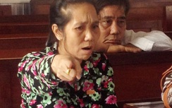 Thua kiện, người phụ nữ cầm dép đuổi đánh chủ tọa phiên tòa