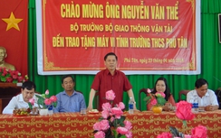 Bộ trưởng Nguyễn Văn Thể thăm, tặng quà học sinh Sóc Trăng