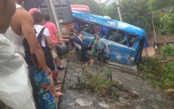 Tin mới vụ tai nạn liên hoàn, xe khách lao xuống vực dốc Cun