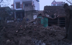 Nổ lớn ở Bắc Ninh, 5 nhà sập, nhiều người bị vùi lấp