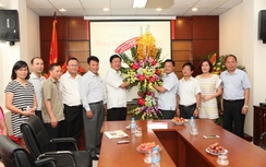 Bộ trưởng Đinh La Thăng thăm và chúc mừng Báo Giao thông