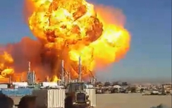 Khoảnh khắc nhà máy khí dầu của Mỹ nổ như bom