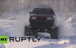 "Dân chơi" độ ô tô Lada cũ thành xe tăng vượt tuyết
