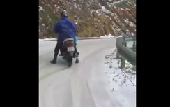 Người dân Mẫu Sơn khốn khổ vì... "trượt tuyết" bằng xe máy