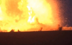 Video: "Lửa địa ngục" của người Kurd "hóa vàng" xe bom IS