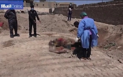 Kinh hoàng phát hiện 2 mộ tập thể người dân bị IS tàn sát