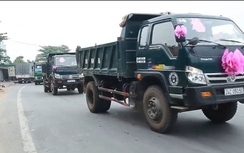 Video: Độc đáo đoàn rước dâu bằng xe tải ở Lào Cai