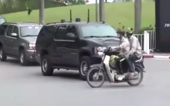Video: Phản cảm cảnh tạt đầu đoàn xe hộ tống ông Obama