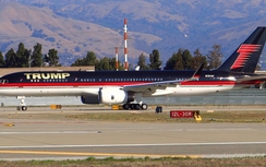 Video: Ngắm siêu máy bay mạ vàng của tỷ phú Donald Trump