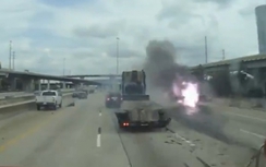 Video: Xe chở gas đâm vào xe tải, bốc cháy ngùn ngụt giữa đường