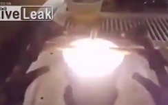 Video: Choáng cảnh dân Syria nấu ăn bằng... bom 3.000 độ C