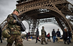 Pháp đóng cửa tháp Eiffel vì bạo loạn trong trận chung kết EURO