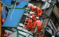 Kinh hoàng thang máy rơi từ tầng 18, 8 người thiệt mạng