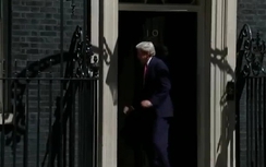 Video: Ngoại trưởng Mỹ bị "cộc đầu" vào cửa văn phòng Thủ tướng Anh