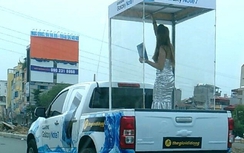 Cô gái bị "nhốt" trong lồng trên xe bán tải xôn xao Hà Nội